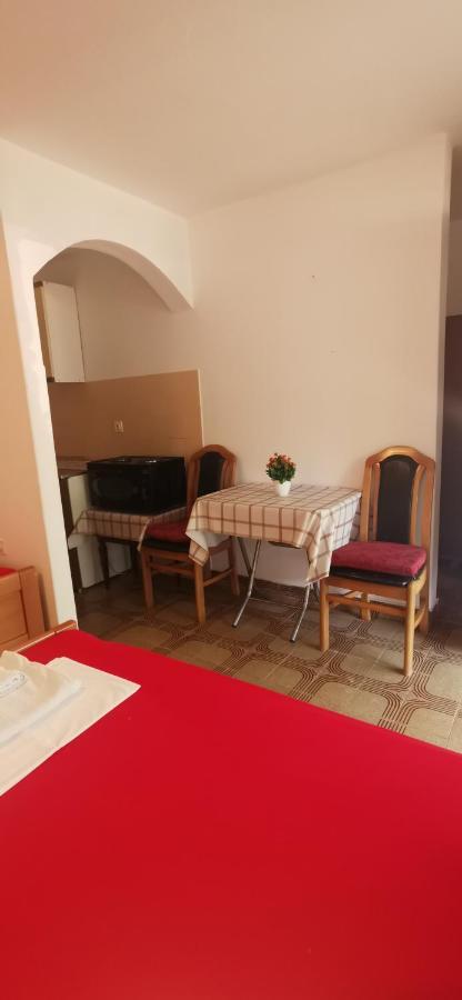 Sobe I Apartmani Marovic Petrovac Exterior photo