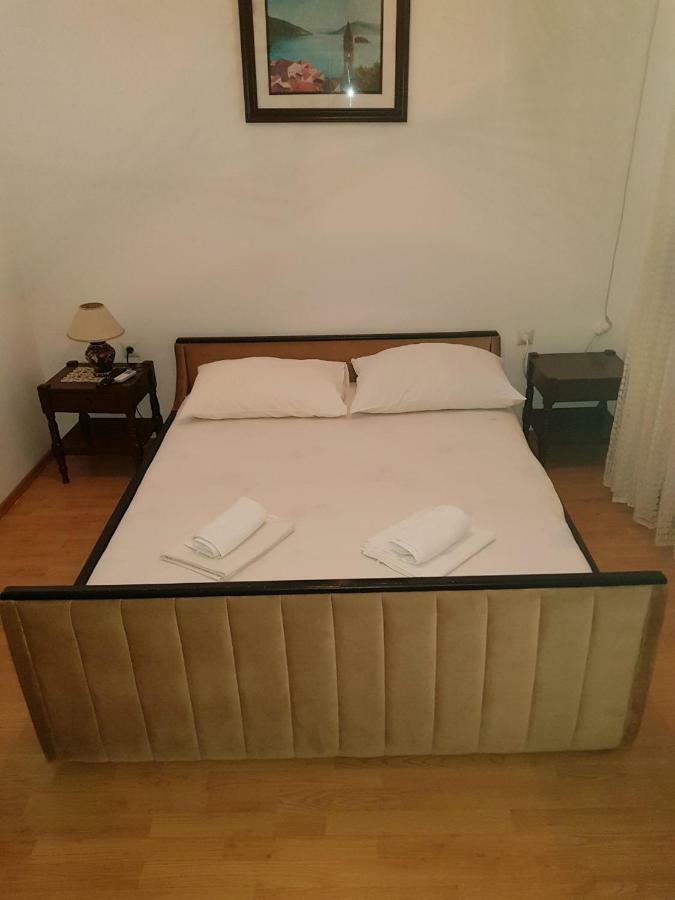 Sobe I Apartmani Marovic Petrovac Exterior photo